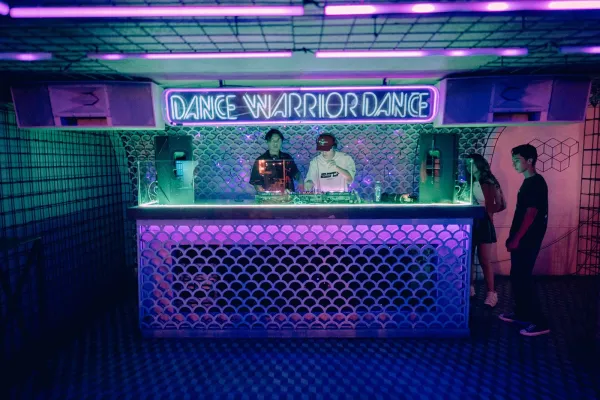 DIENTE DE LEÓN venue