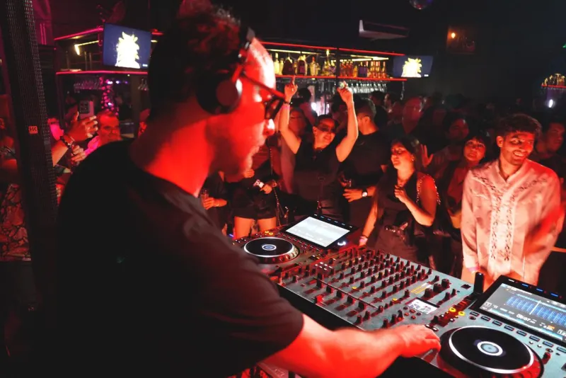 RABEAT HOLE venue