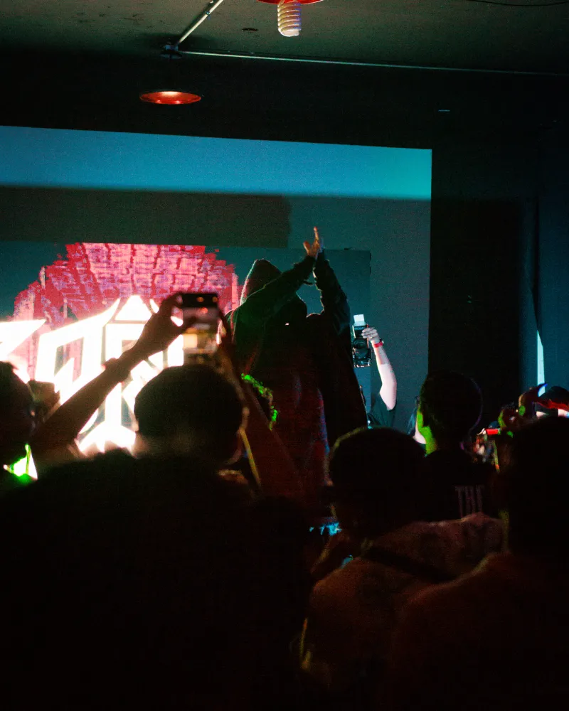 JEUDI 27 venue