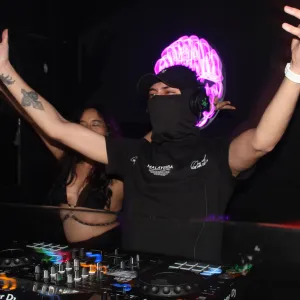 O B L 1 V ! Ø N