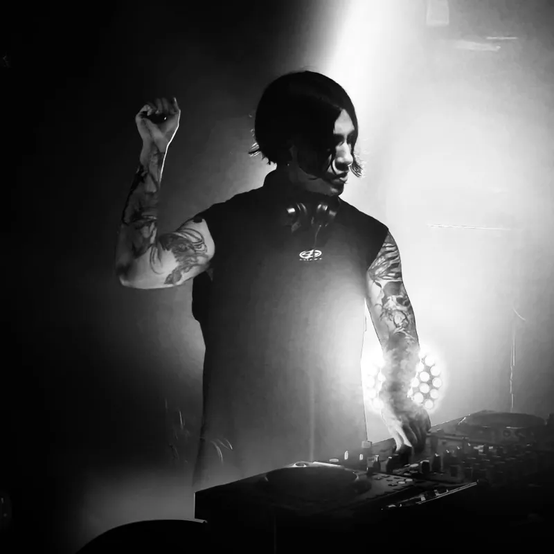 SALEM X