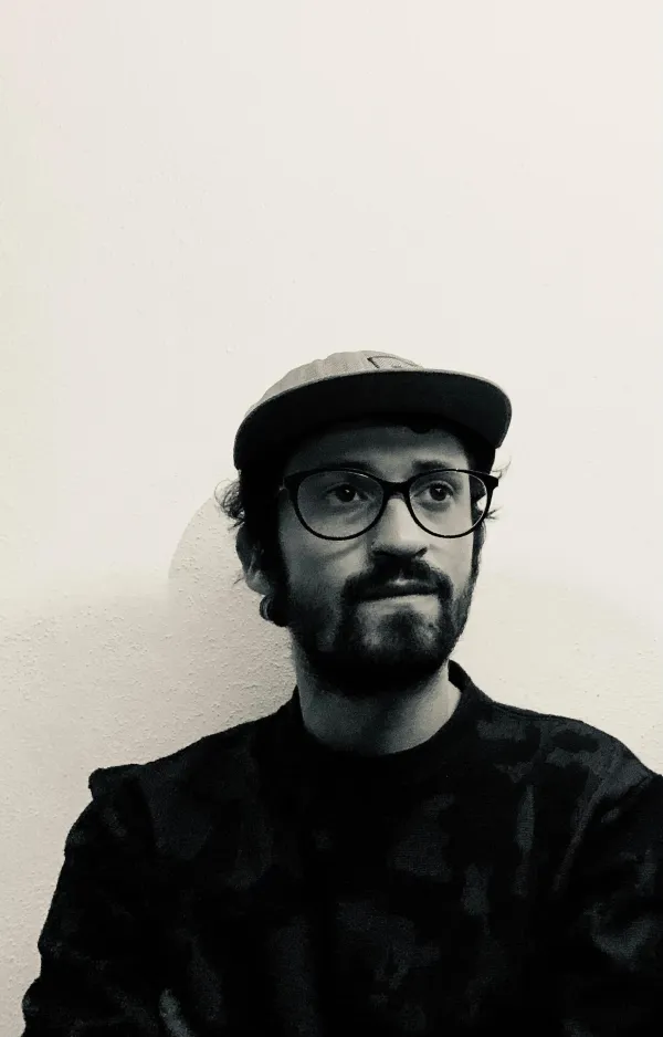 Redroom_Niu_Parallet_Tramatura_Dirgo C