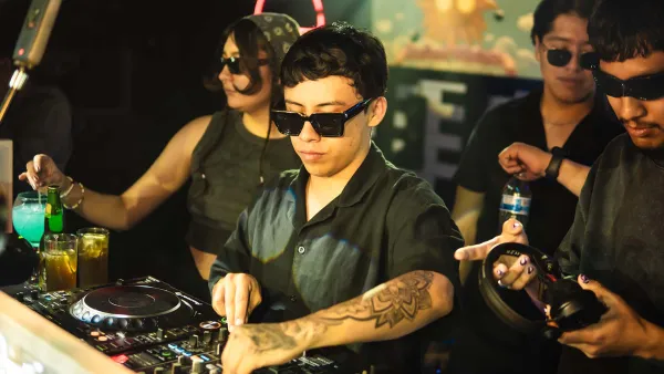 Loud sessions_Look-Divic-Balo