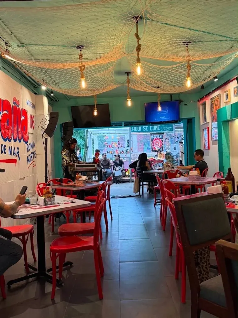 El Piraña de la Roma x Roof Vibe venue