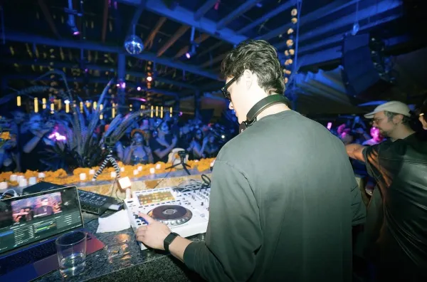 Faunna Rooftop venue