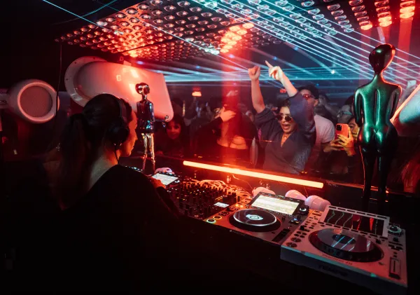 MARIA NOCHEYDÍA + AURA MUSE