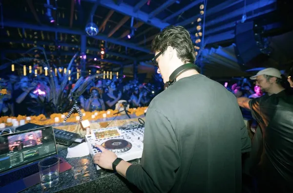 Faunna Rooftop venue