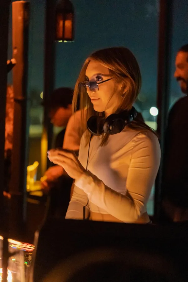 Mono Residencies: Release Party